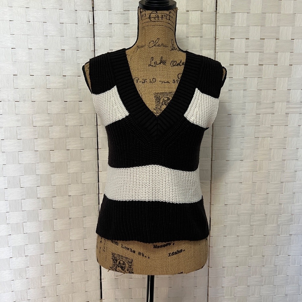 H&M Divided Sweater Vest V-Neck Striped Knit‎ Sleeveless Top Black & White S